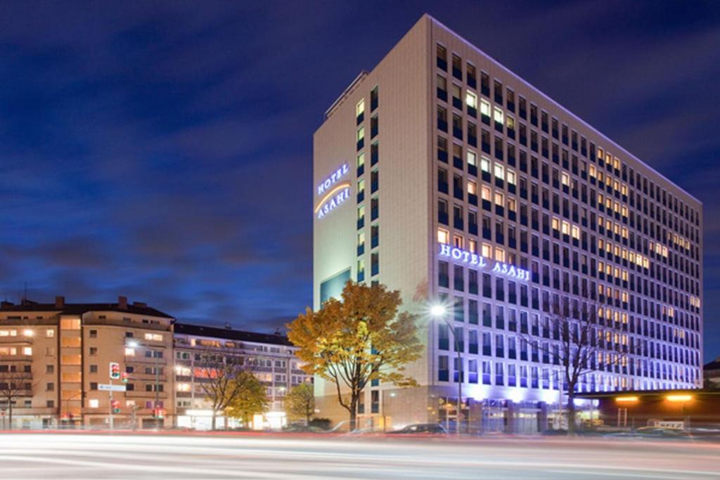 Book a cheap room in Hotel Asahi